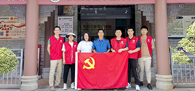 28圈党支部丨“爱在一起，，，卫爱而行”慰问环卫工人活动